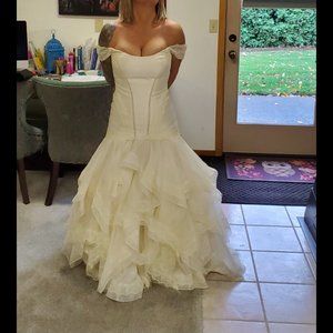 TRULY Zac Posen Wedding Dress - Country Whimsical - Size 6